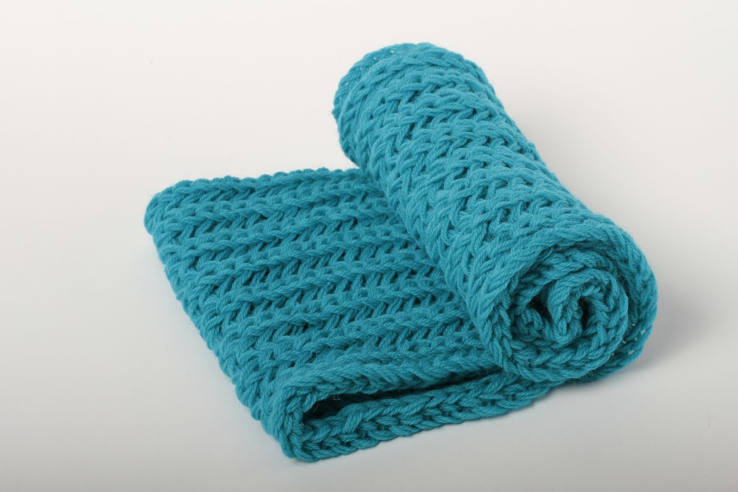 Écharpe bleue faite main Vêtement femme tricotée en laine chaude Idée cadeau photo 2