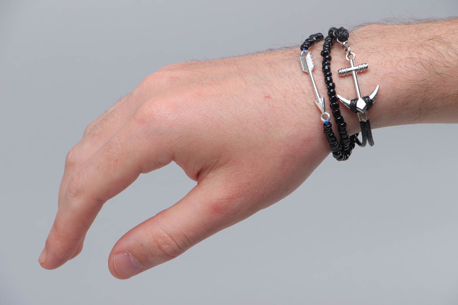 Bracelet unisexe perles de rocaille et lacet noirs avec pendeloque fait main photo 5