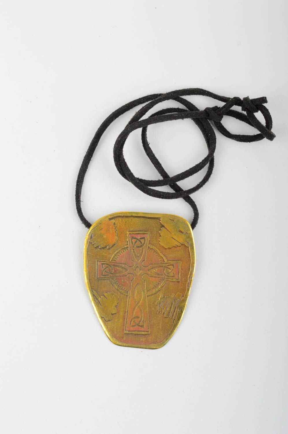 Pendentif en métal Bijou fait main de forme originale Accessoire femme photo 2