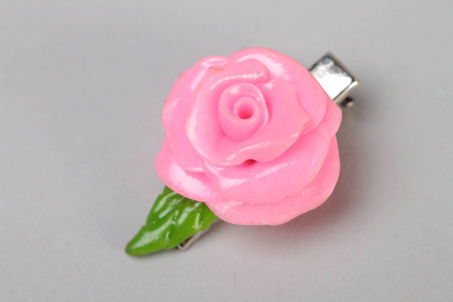 Handmade tiny decorative hair clip with metal basis and polymer clay pink flower photo 2