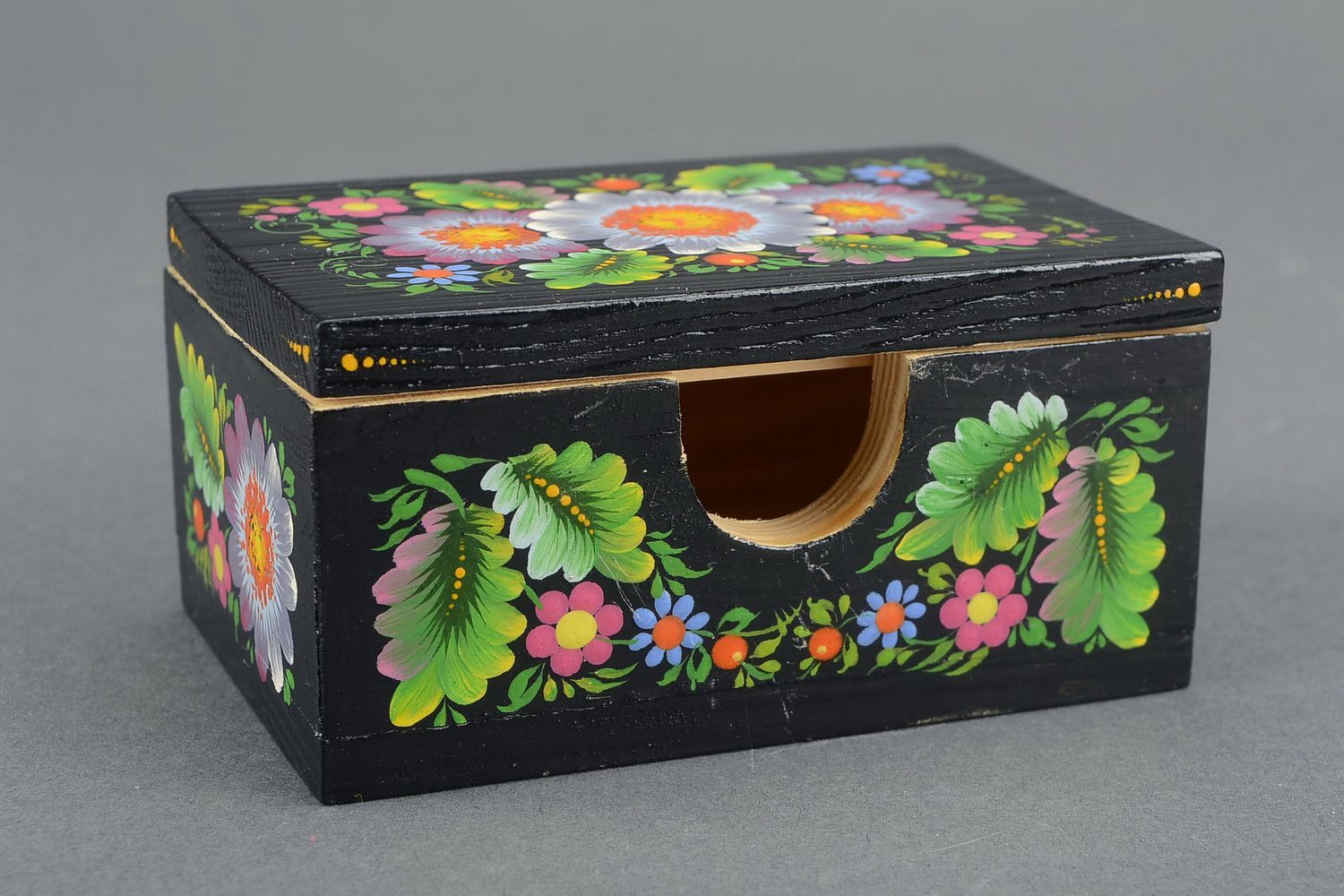 Wooden box with oval opening Asters and oak leaves photo 2