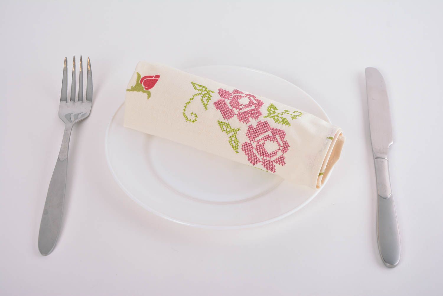 Set of 6 cotton designer table dinner napkins with handmade embroidery flowers photo 5