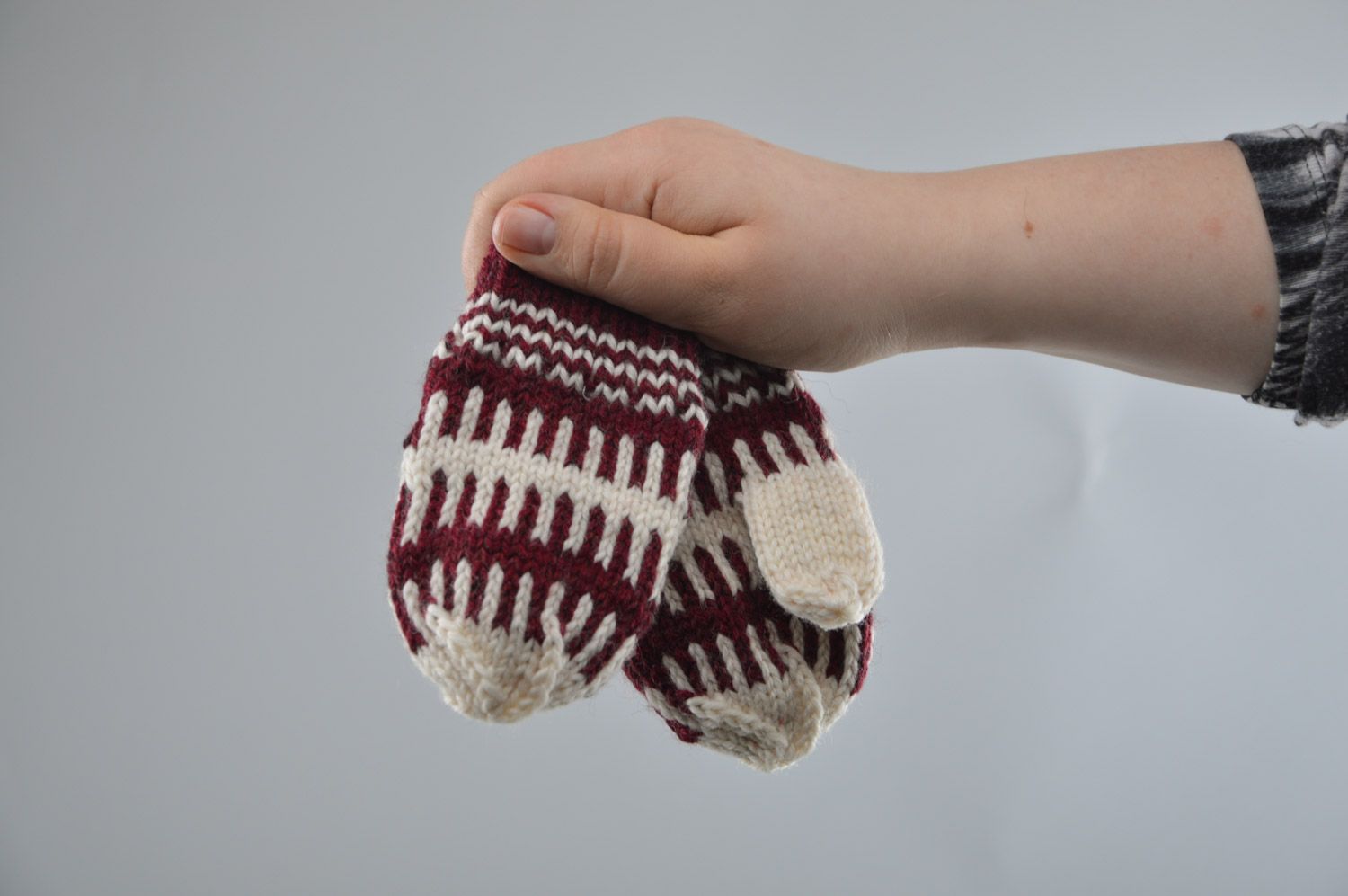 Dark red children's handmade knitted wool mittens for boy photo 3