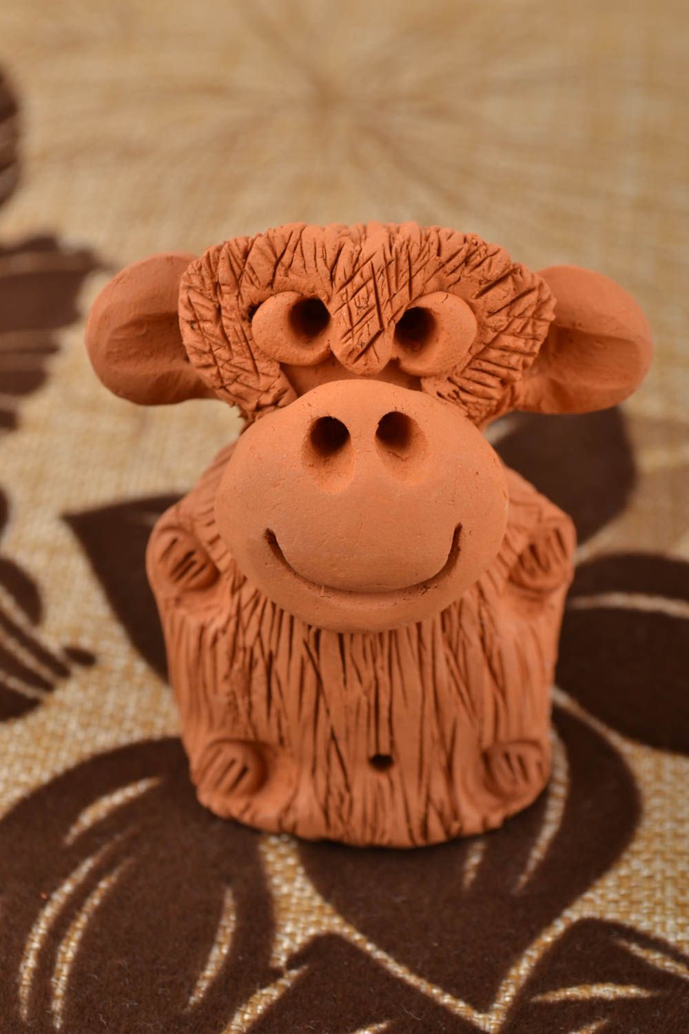 Фигурка из глины обезьянка маленького размера керамическая смешная ручной работы фото 1