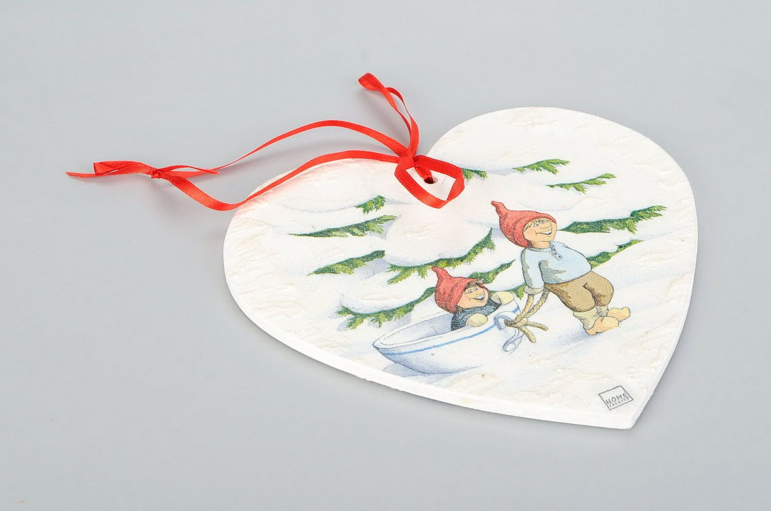 Pingente do Natal em forma de coração feito de madeira foto 2