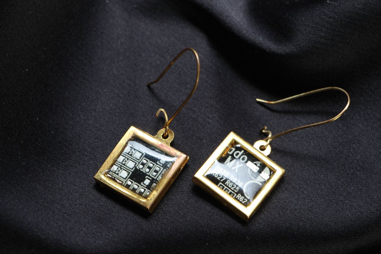 Square metal earrings in steampunk style photo 1