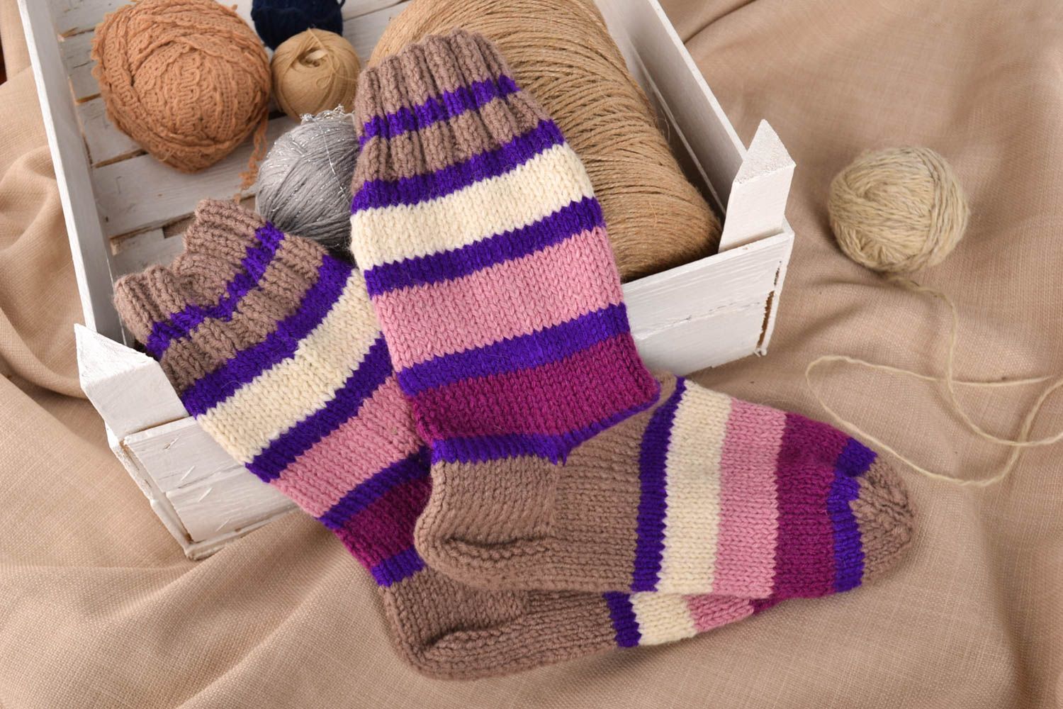 Gestrickte Socken handmade Damen Wollsocken warmes Accessoires für Frauen  foto 1