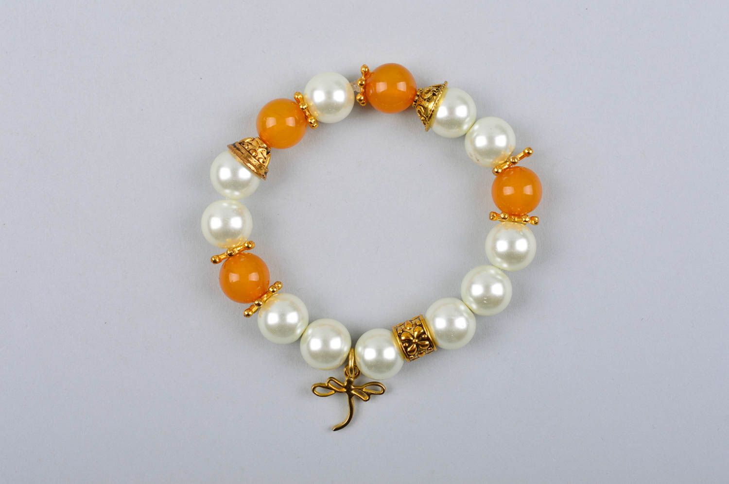Bracelet en ambre et perles Bijou fait main jaune-blanc Cadeau pour femme photo 2
