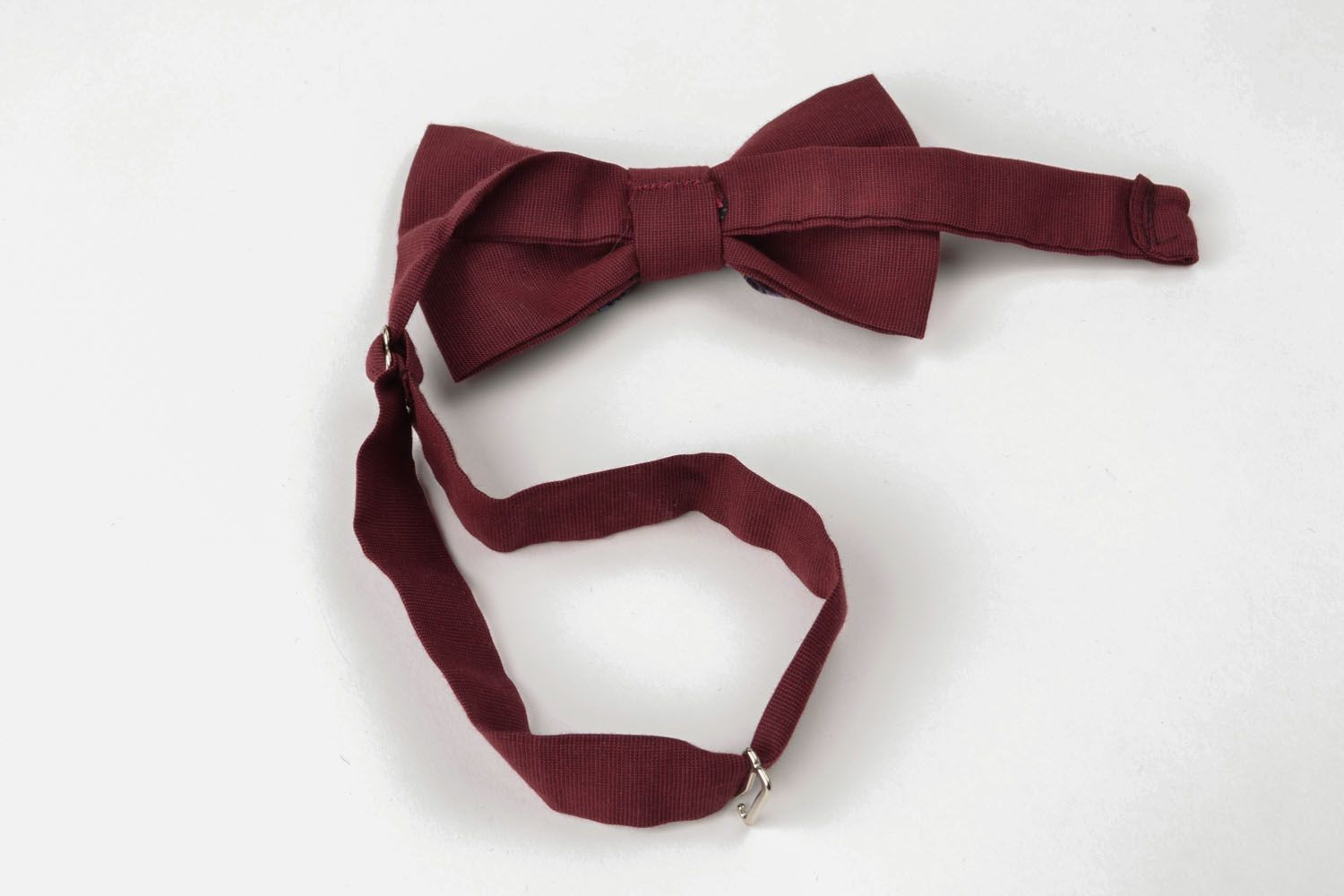 Bordeaux bow tie photo 4