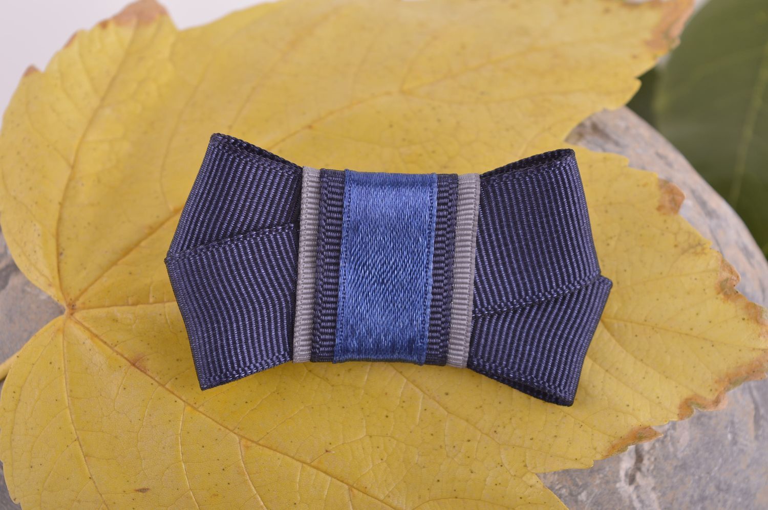 Broche textile faite main Accessoire femme bleu reps Cadeau pour femme photo 1