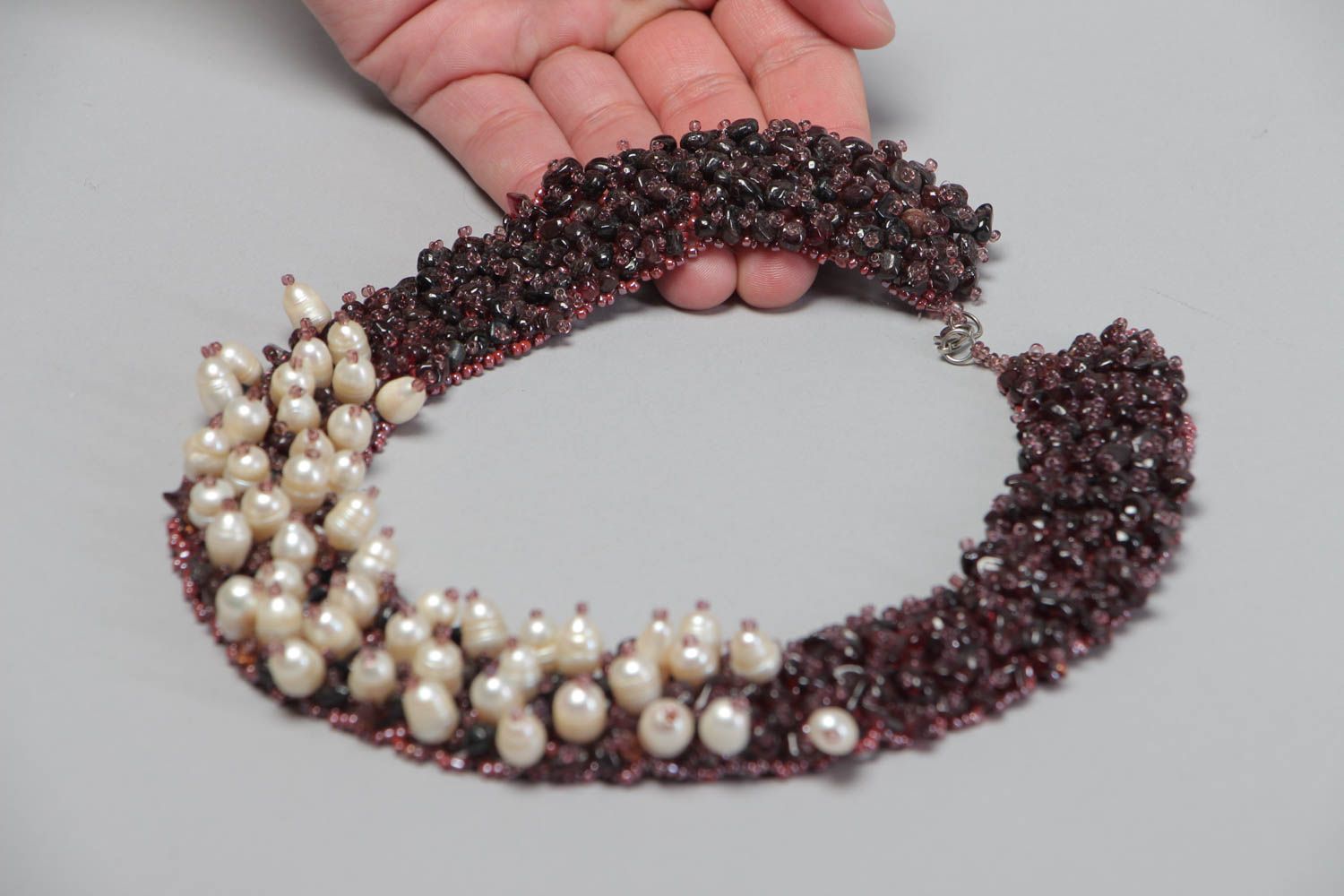 Collier fantaisie col en perles Bijoux fait main avec grenat Cadeau femme photo 5