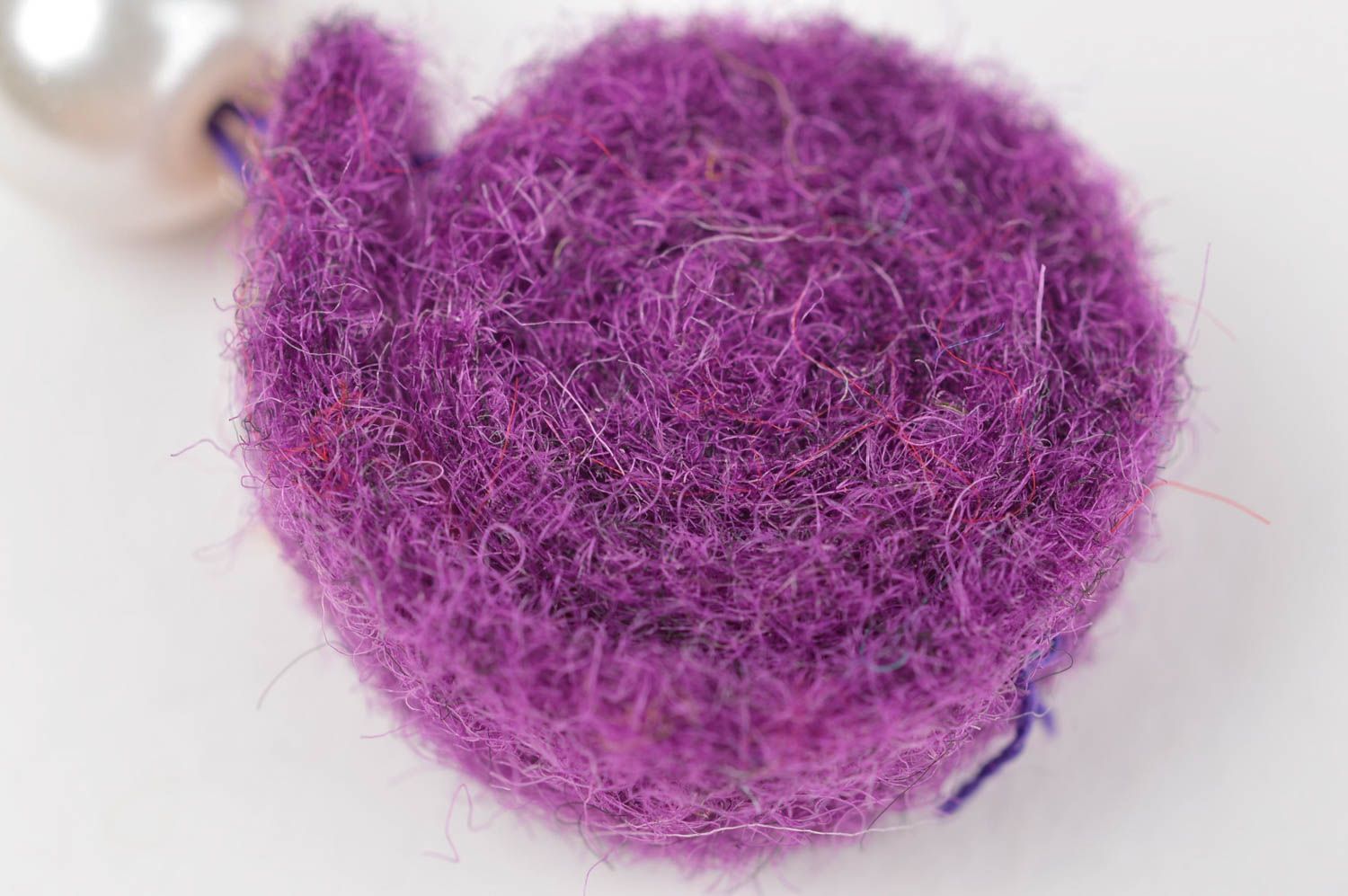 Валяное изделие ручной работы оригинальные серьги валяное украшение фиолетовое фото 5