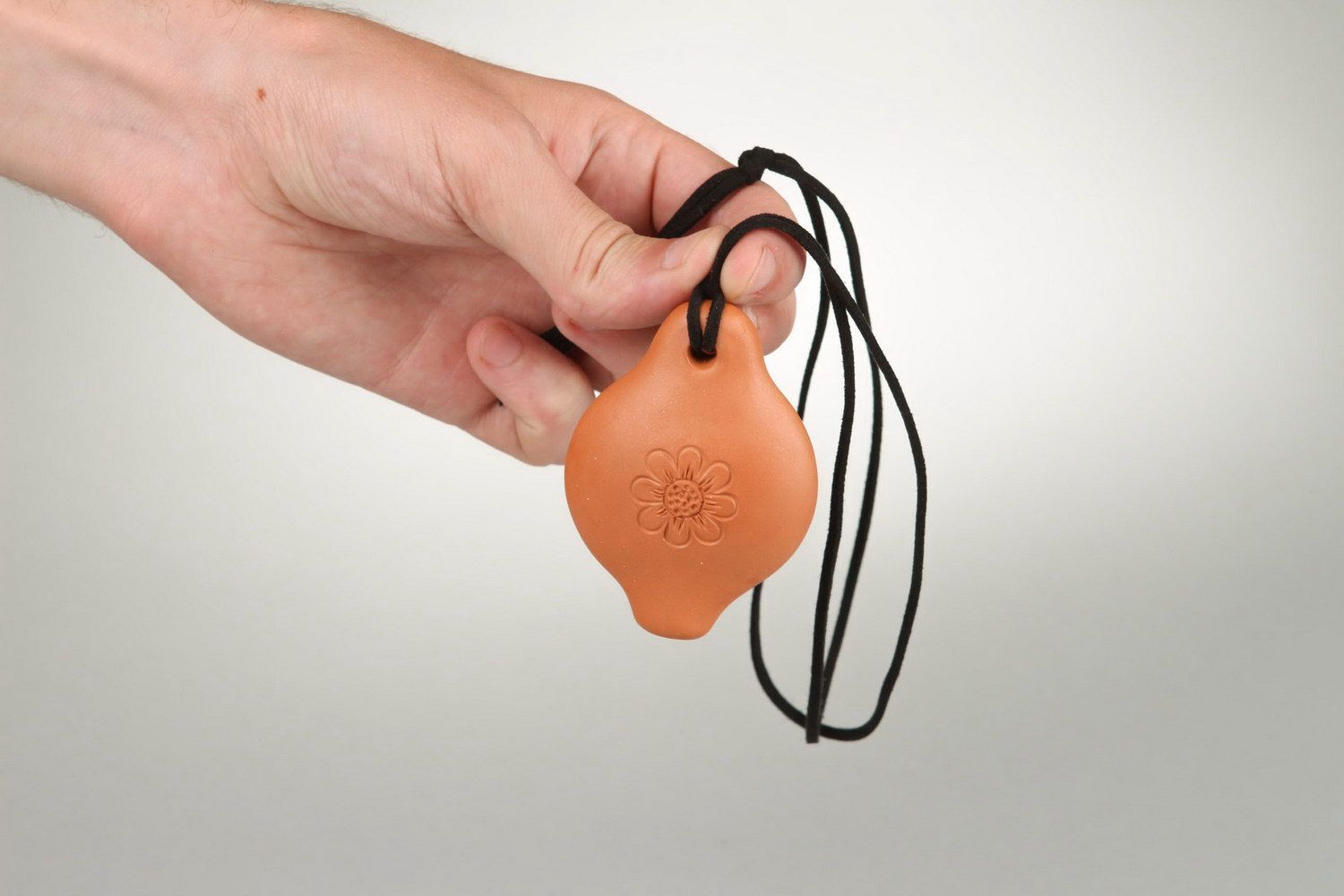 Ceramic tin whistle pendant with flower photo 5