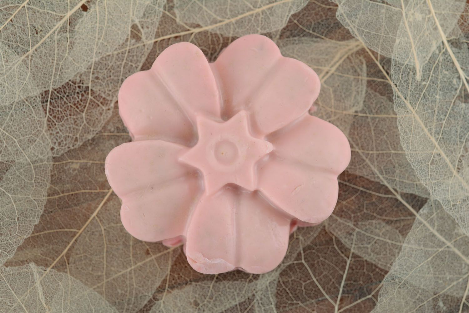 Handmade soap with pink clay photo 3