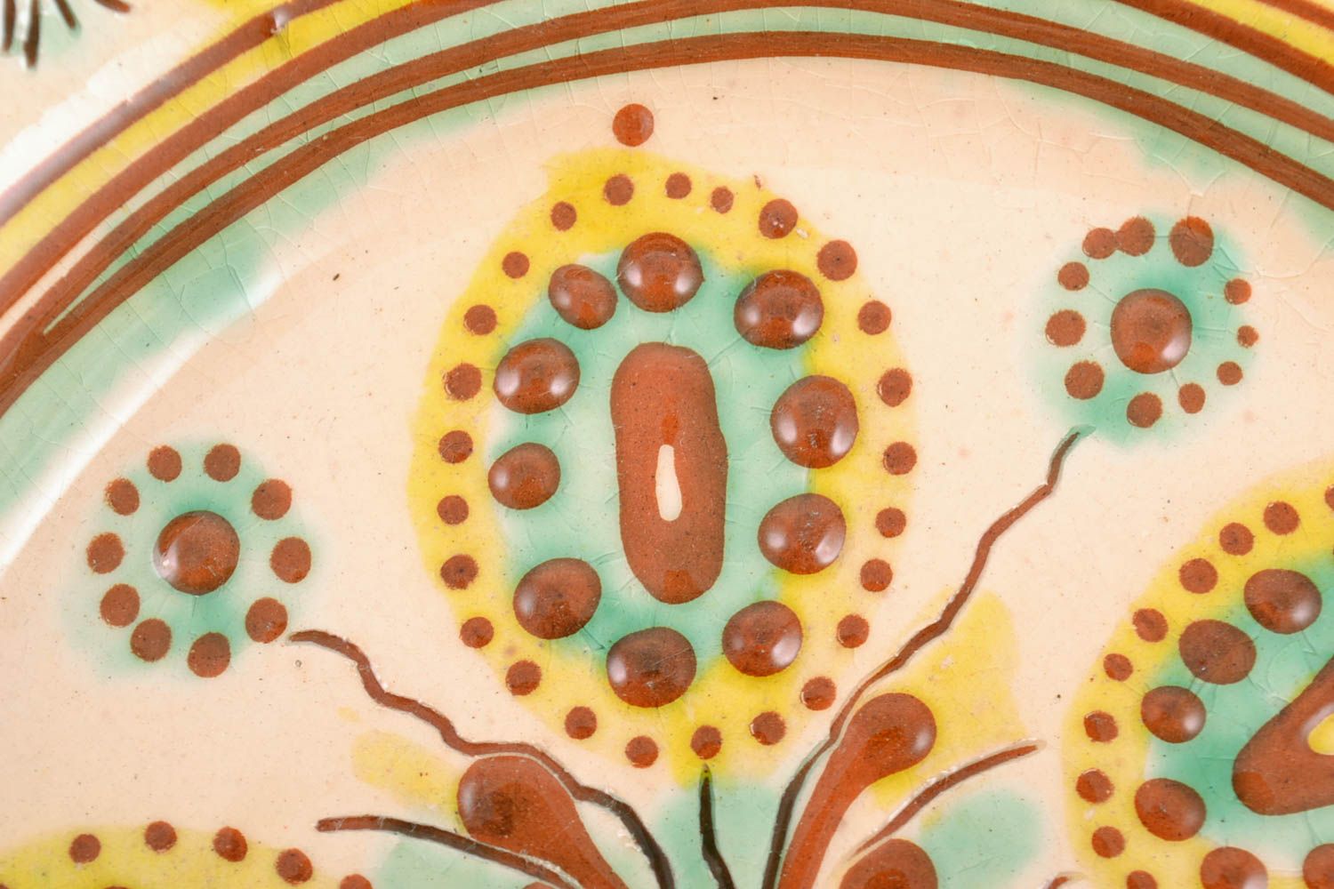 Petite assiette en céramique brune peinte faite main murale ethnique originale  photo 3