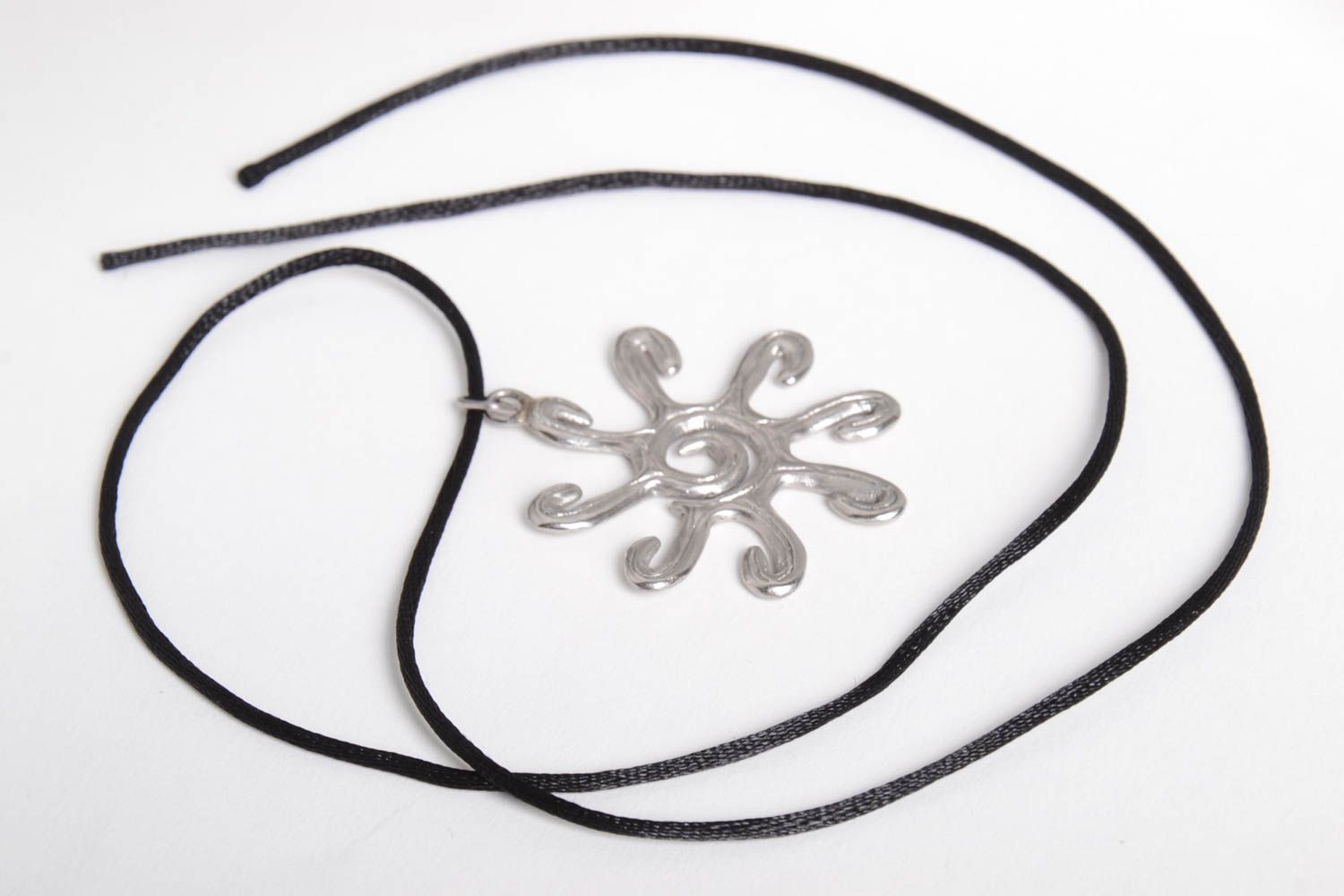 Beautiful handmade metal pendant accessories for girls metal jewelry designs photo 5