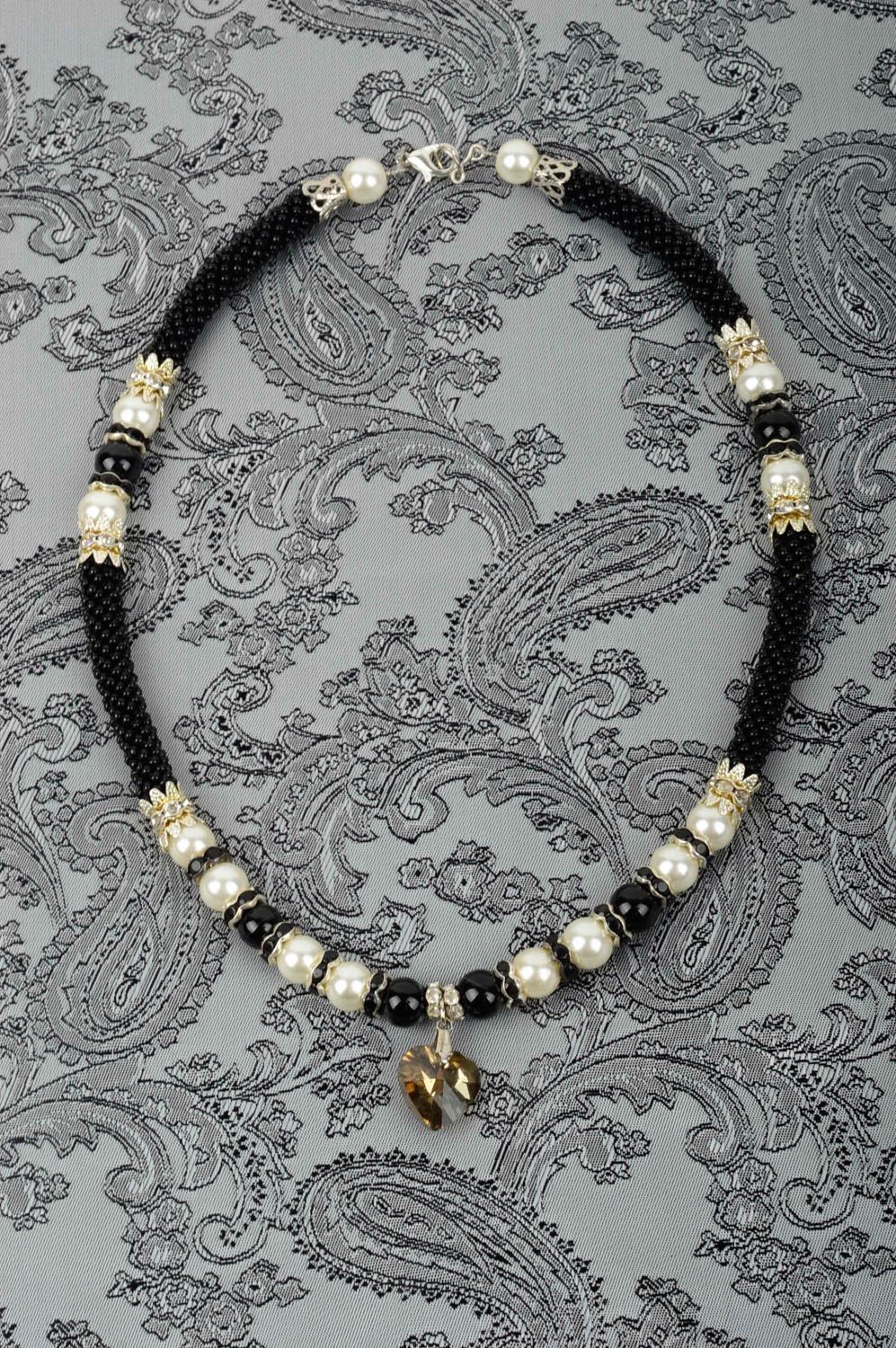 Collier perles rocaille Bijou fait main noir blanc design Accessoire femme photo 1