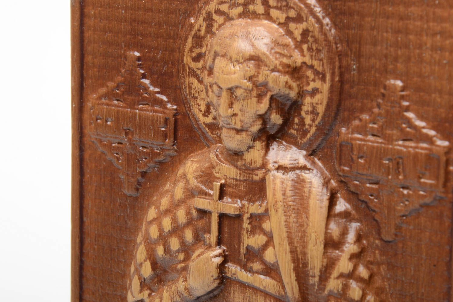 Резная икона из дерева святой мученик Виктор коричневая прямоугольная хэнд мейд фото 4