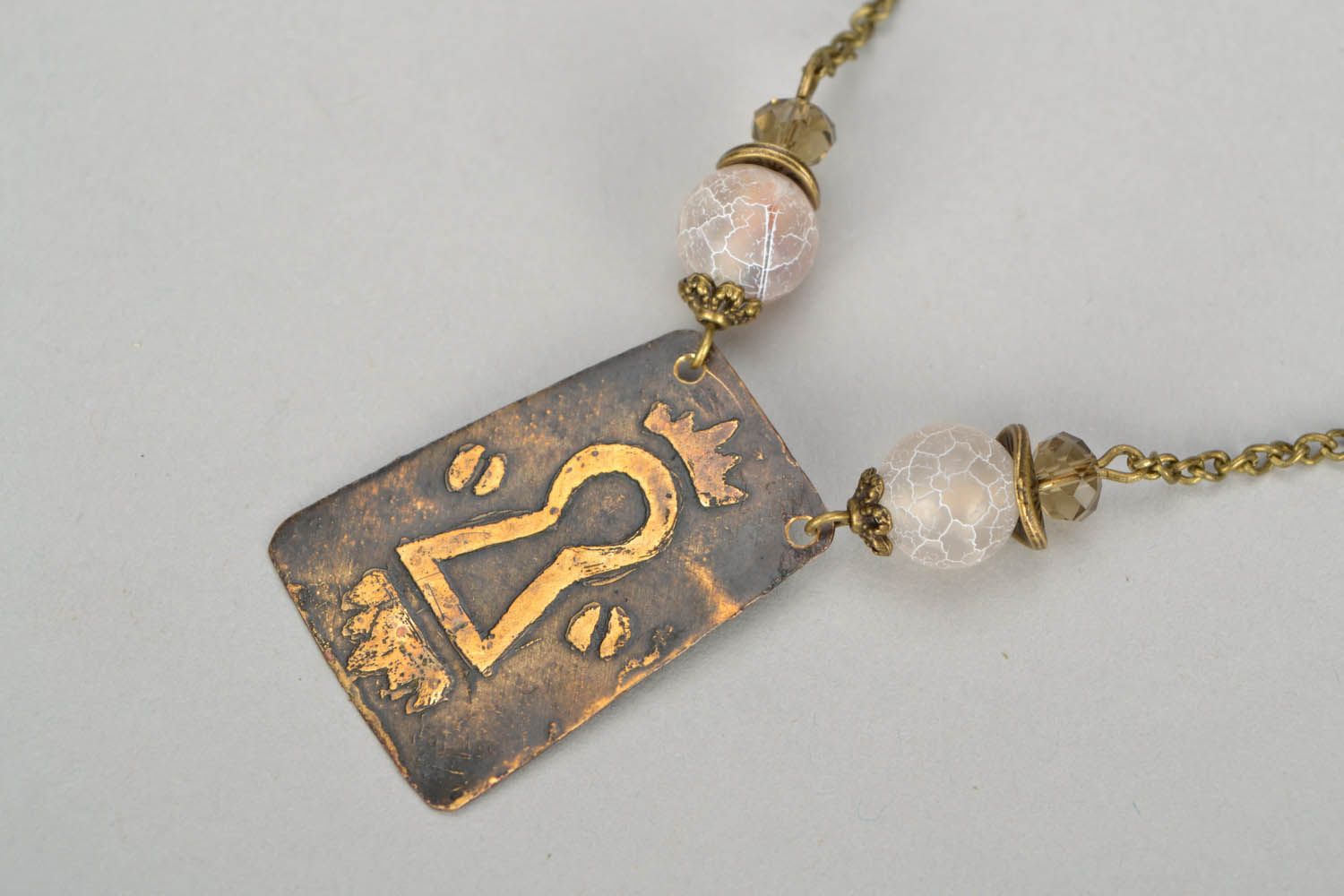 Brass pendant with agate Keyhole photo 4