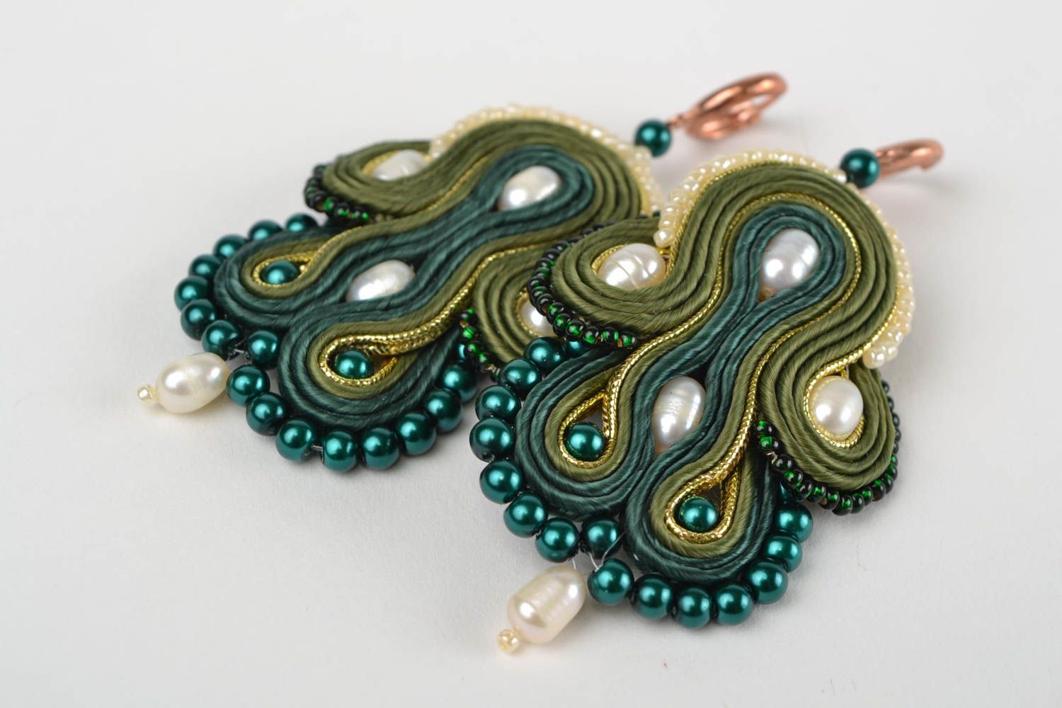 Beautiful green handmade massive soutache earrings with river pearls photo 4