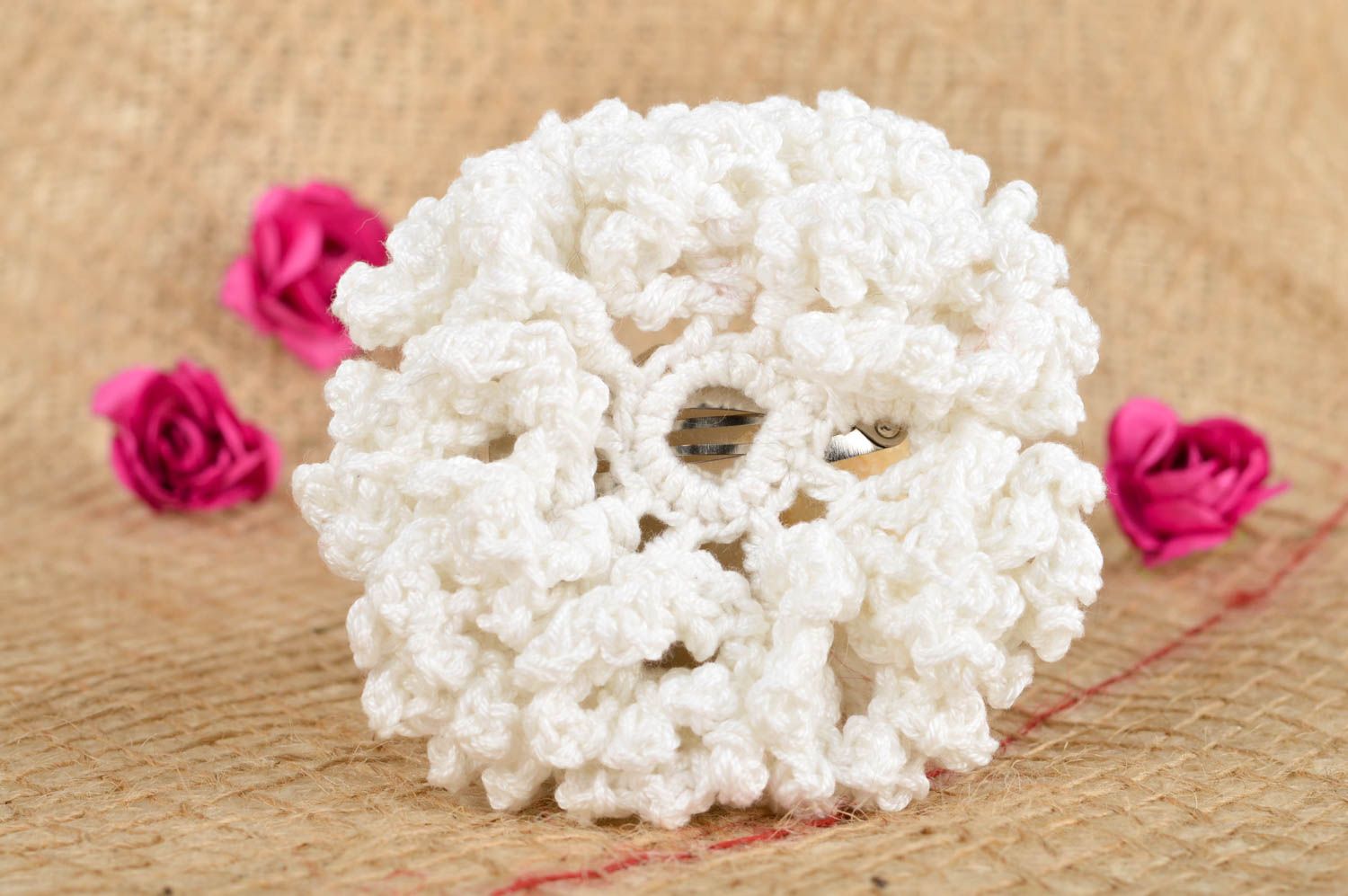 Handmade crocheted hair clip flower barrette for children handcrocheted barrette photo 1