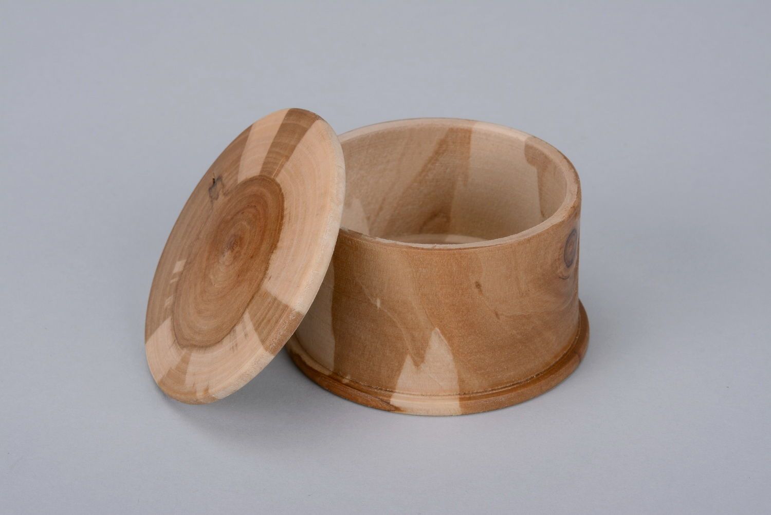 Handmade Salzbehälter aus Holz foto 3