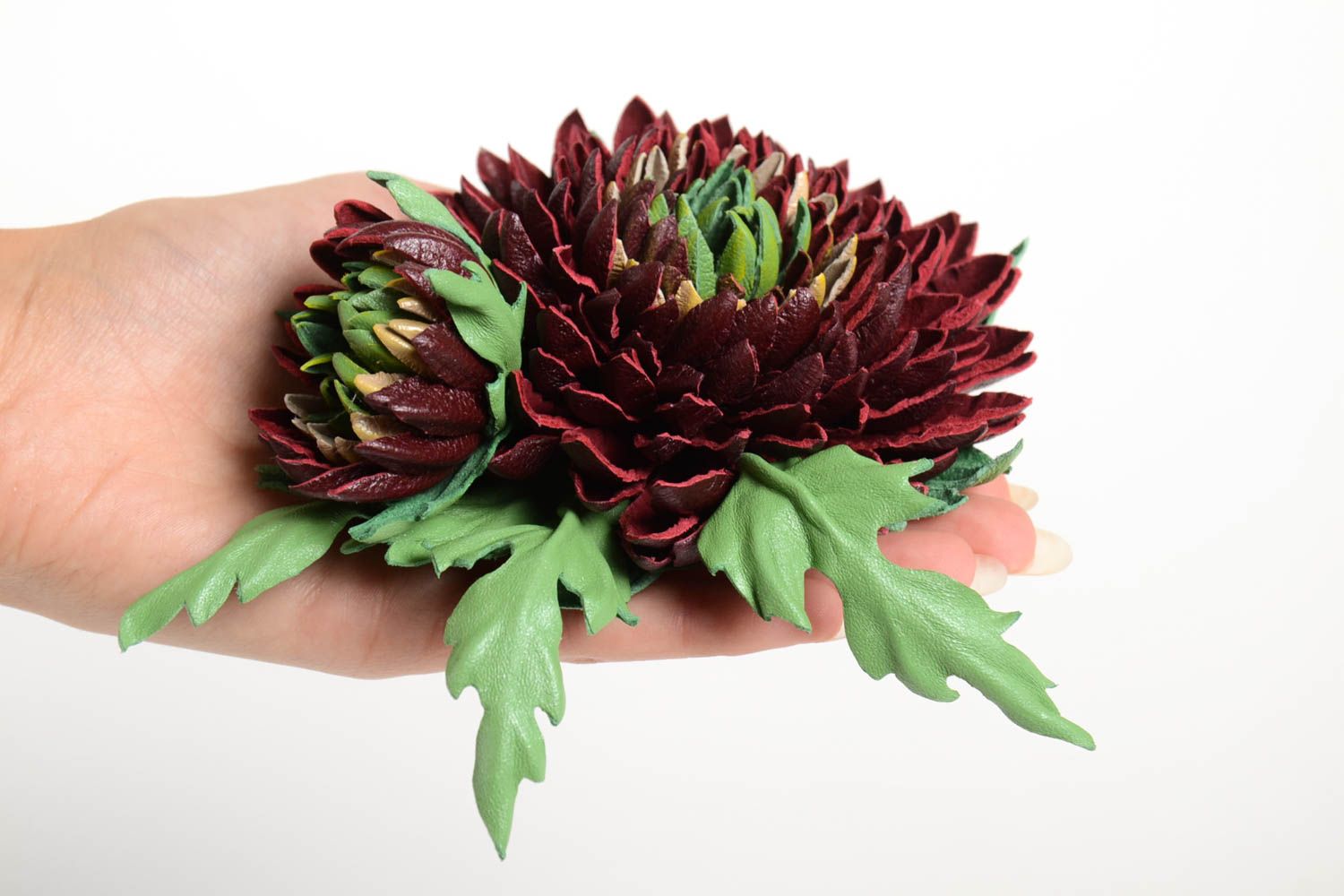Grosse Broche en cuir faite main fleurs rouges design Accessoire femme photo 5