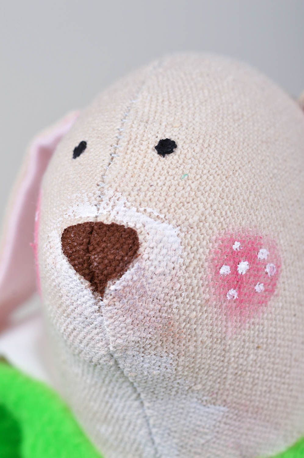 Мягкая игрушка ручной работы игрушка заяц в костюме текстильный декор для дома фото 3