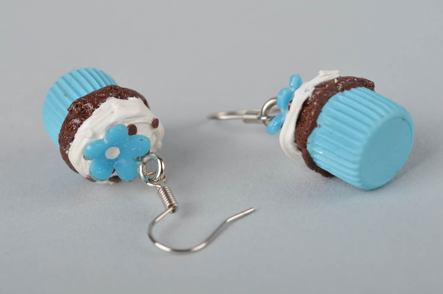 Модные серьги украшение ручной работы серьги из полимерной глины Голубые кексы фото 3