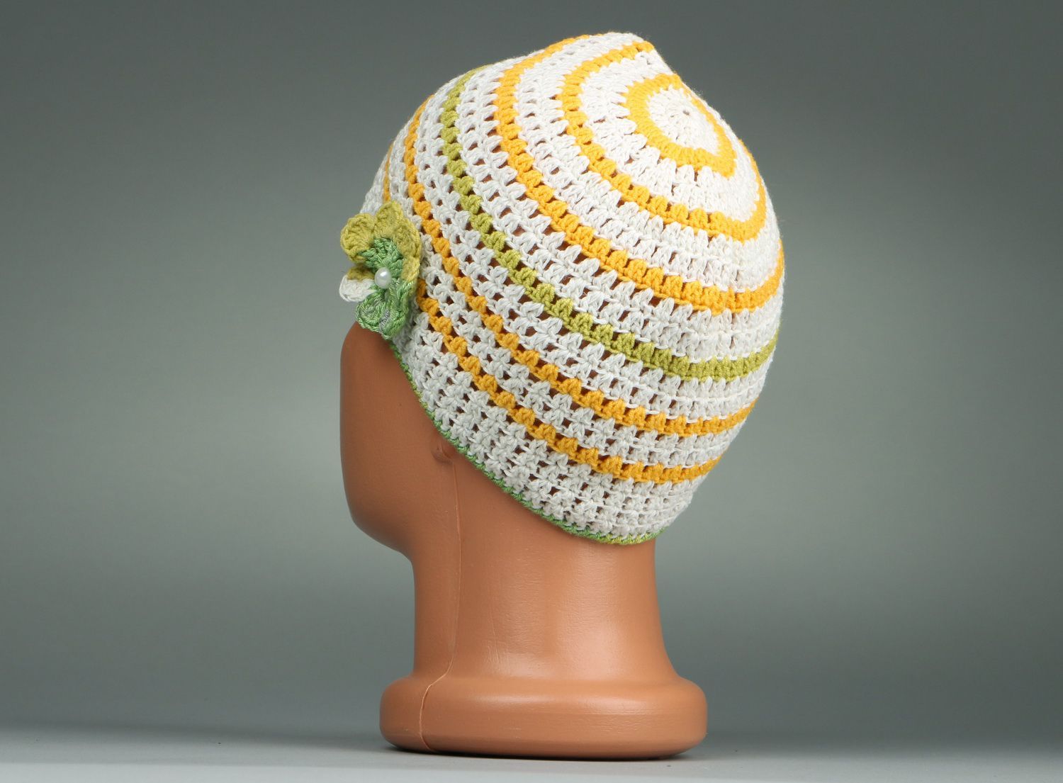 Hat made of acrylic and cotton threads photo 4