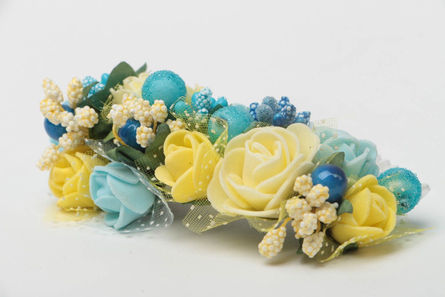 Peineta de plástico para el pelo con flores y bayas hecha a mano hermosa  foto 3