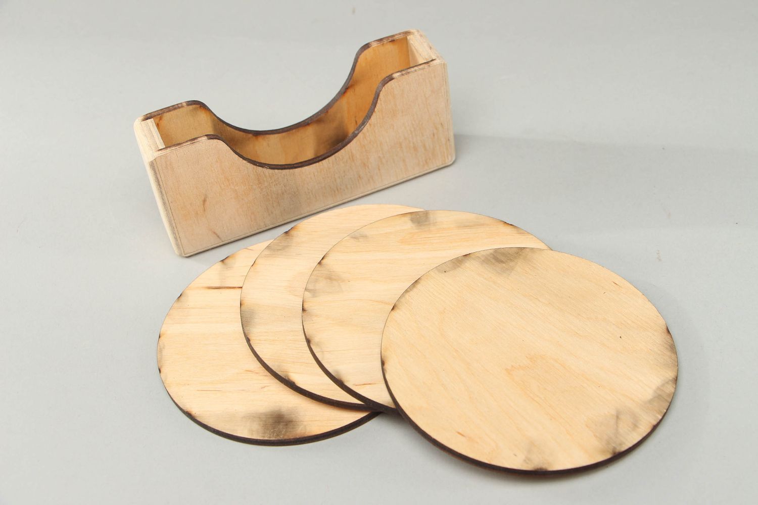 Runde Tassen Untersetzer aus Holz foto 2