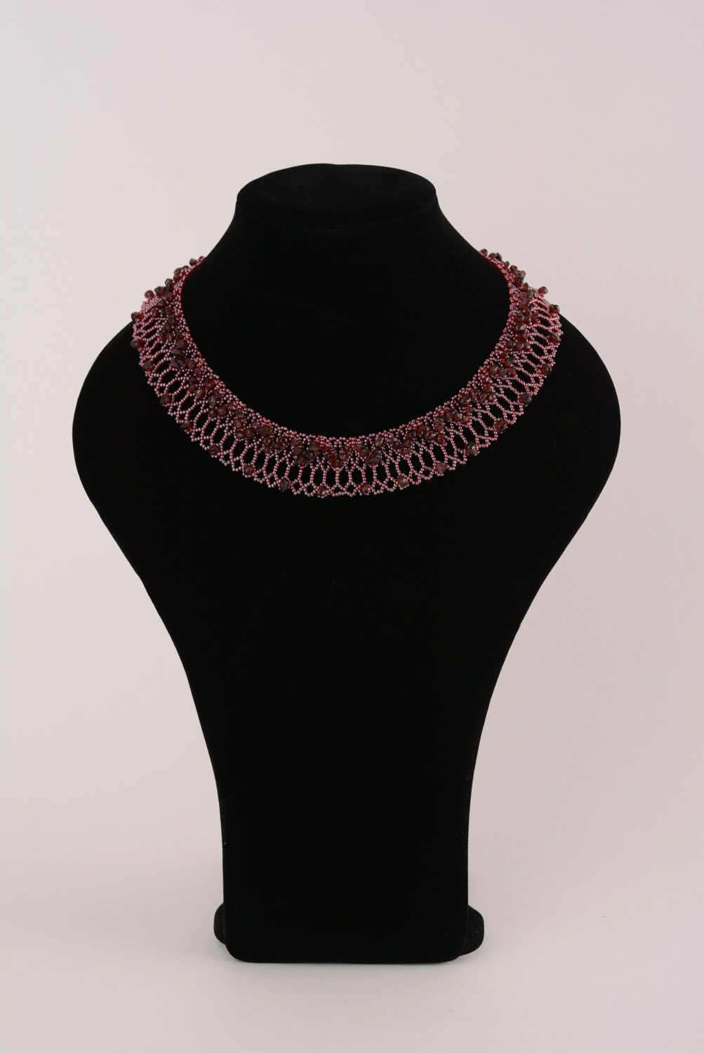 Beaded necklace with garnet photo 3
