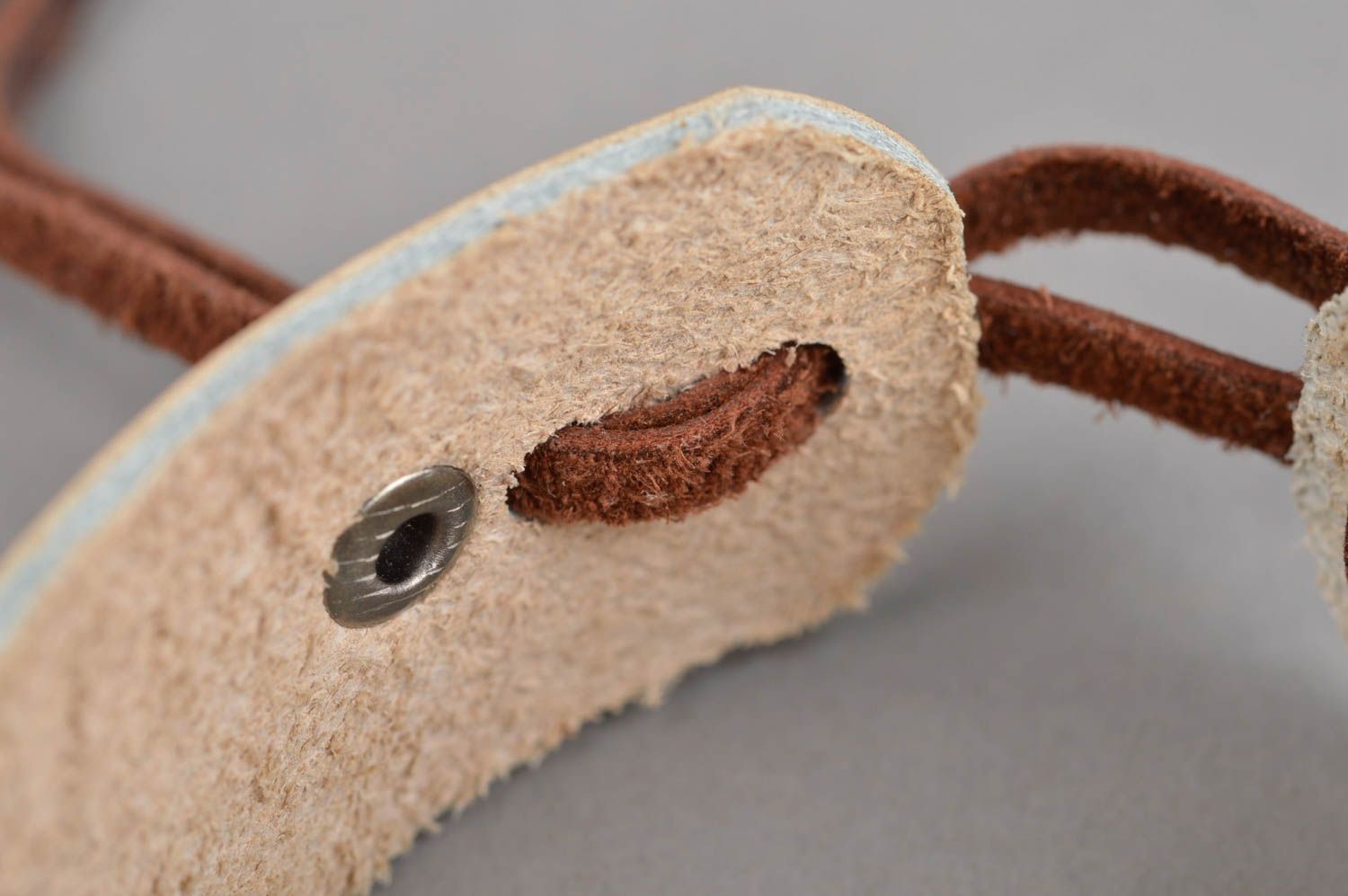 Pulsera de cuero hecha a mano regalo original brazalete artesanal para mujer foto 4