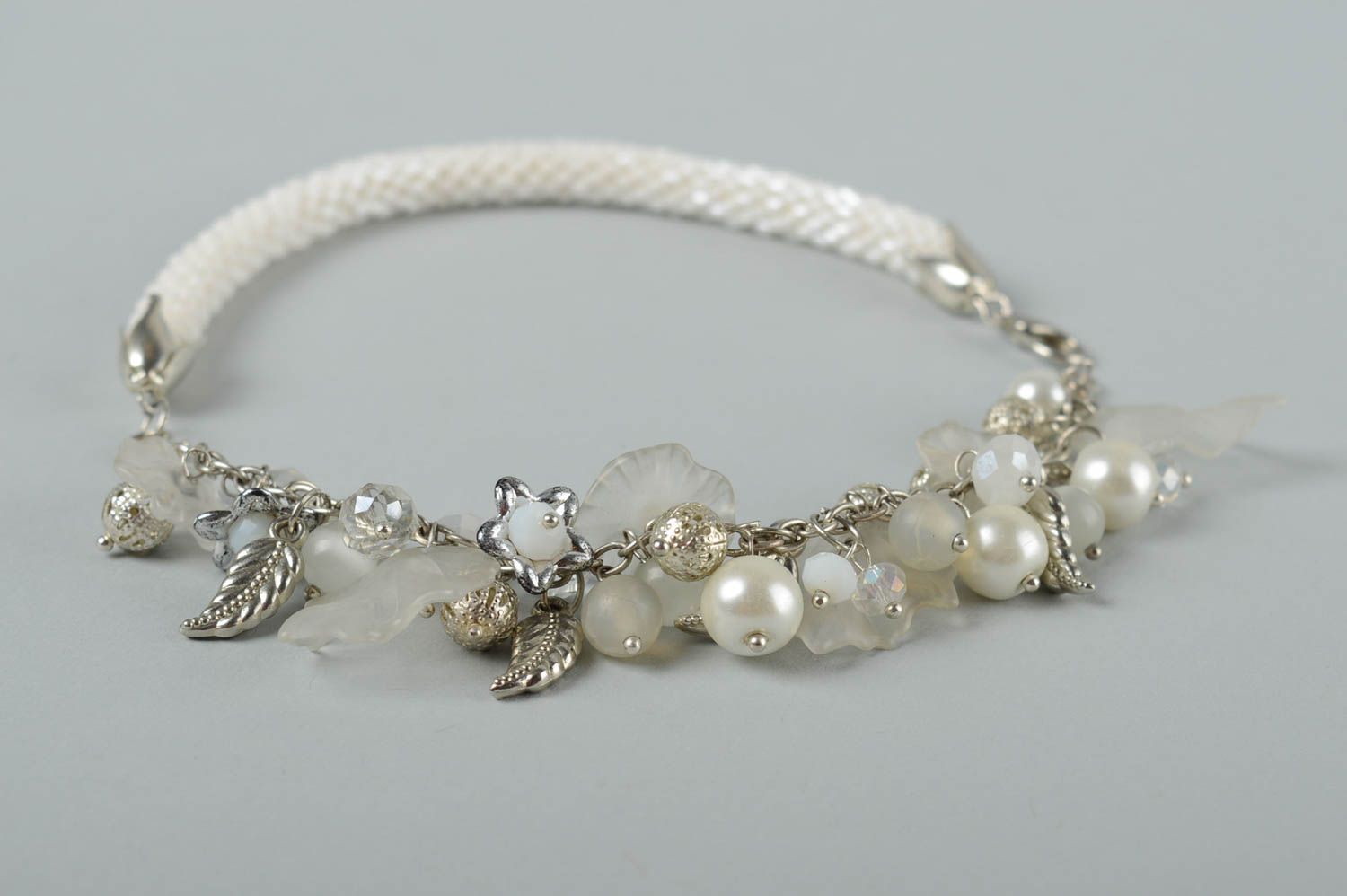 Bracelet perles rocaille Bijou fait main blanc crochet cristal Accessoire femme photo 4