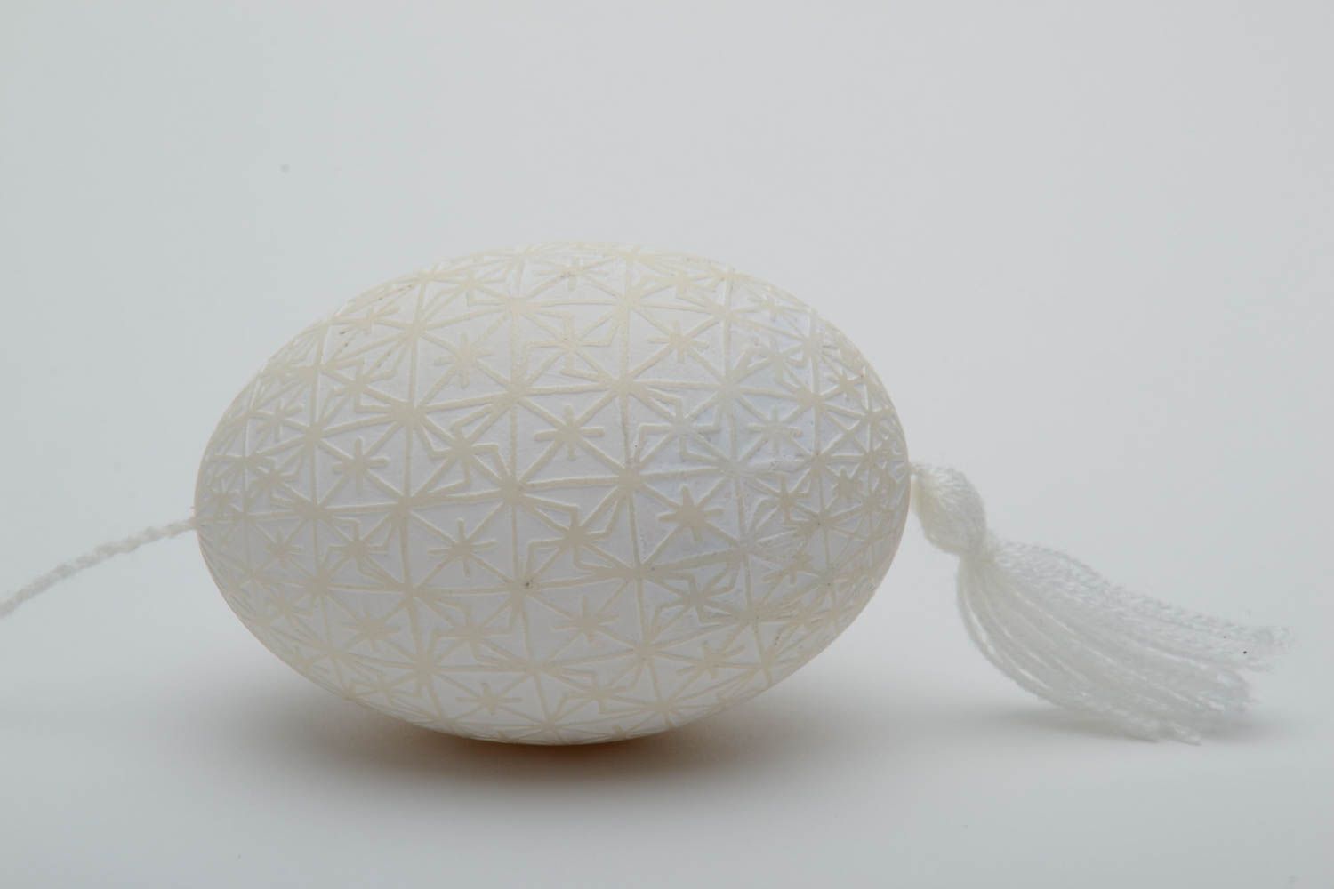 Handmade decorative white wall hanging Easter egg etched with vinegar with tassel photo 3