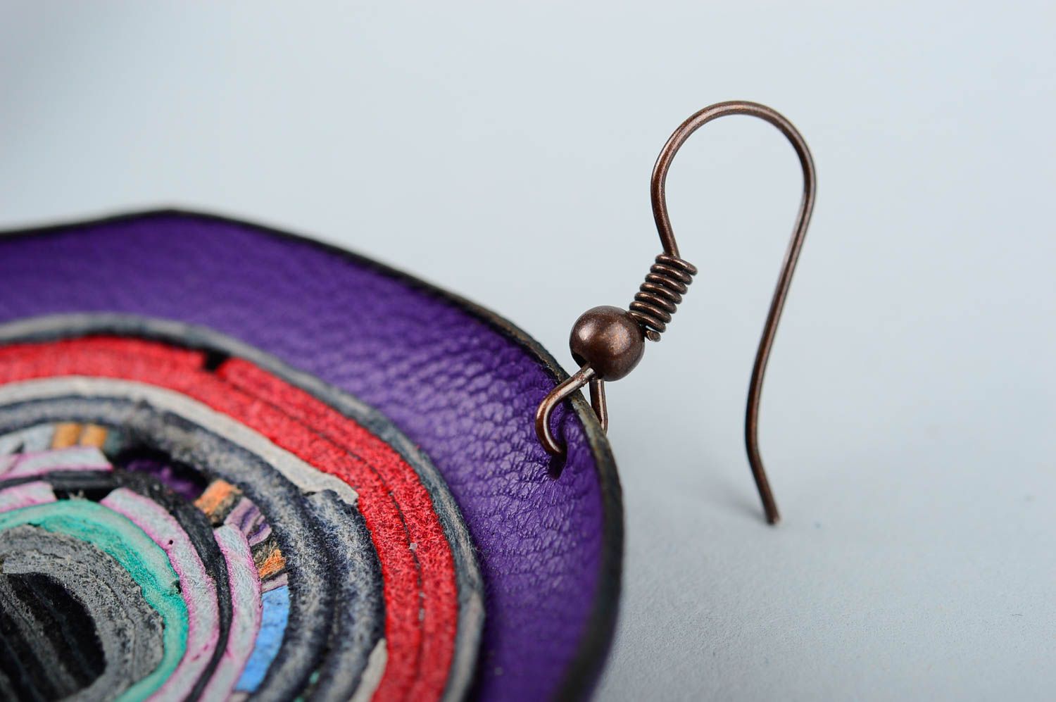 Boucles d'oreilles en cuir Bijou fait main grandes violettes Cadeau pour femme photo 4