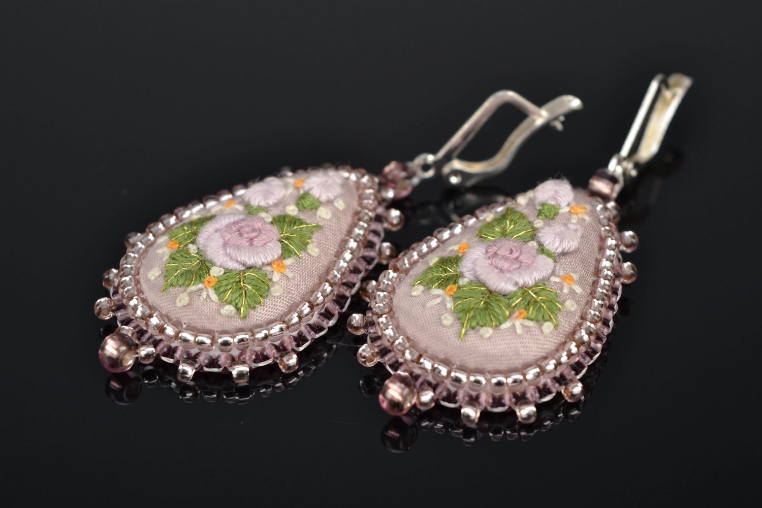 Satin stitch embroidered dangle earrings photo 1