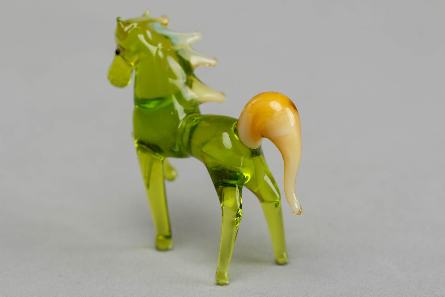 Фигурка из стекла лэмпворк ручной работы Зеленый конь фото 2