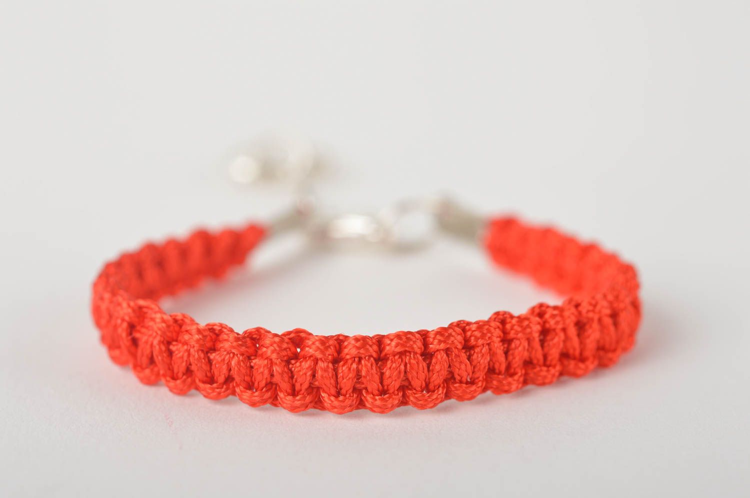 Bracelet textile Bijou fait main rouge tressé simple Accessoire fille cadeau photo 2