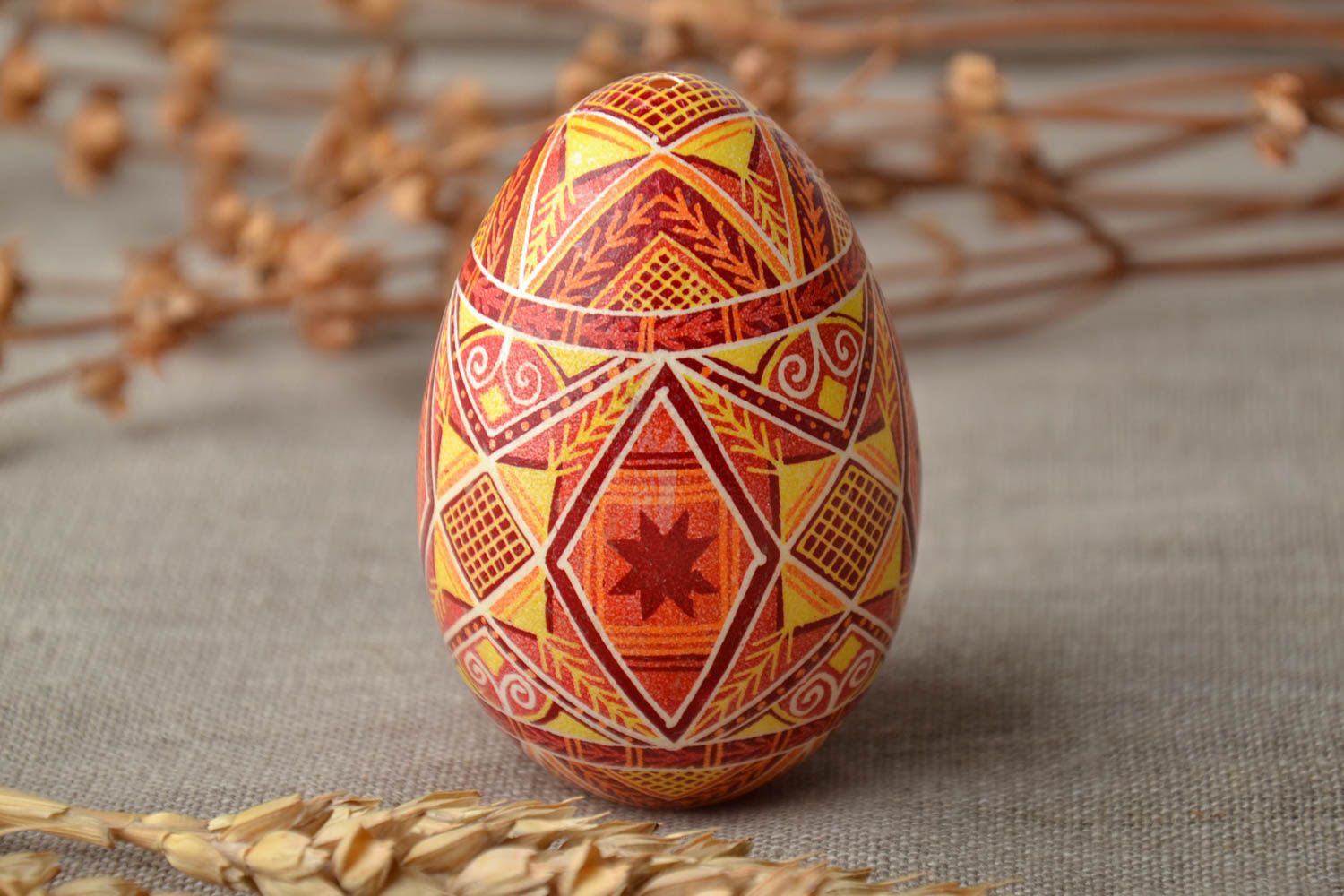 Яйцо с росписью традиционное красивое  фото 1