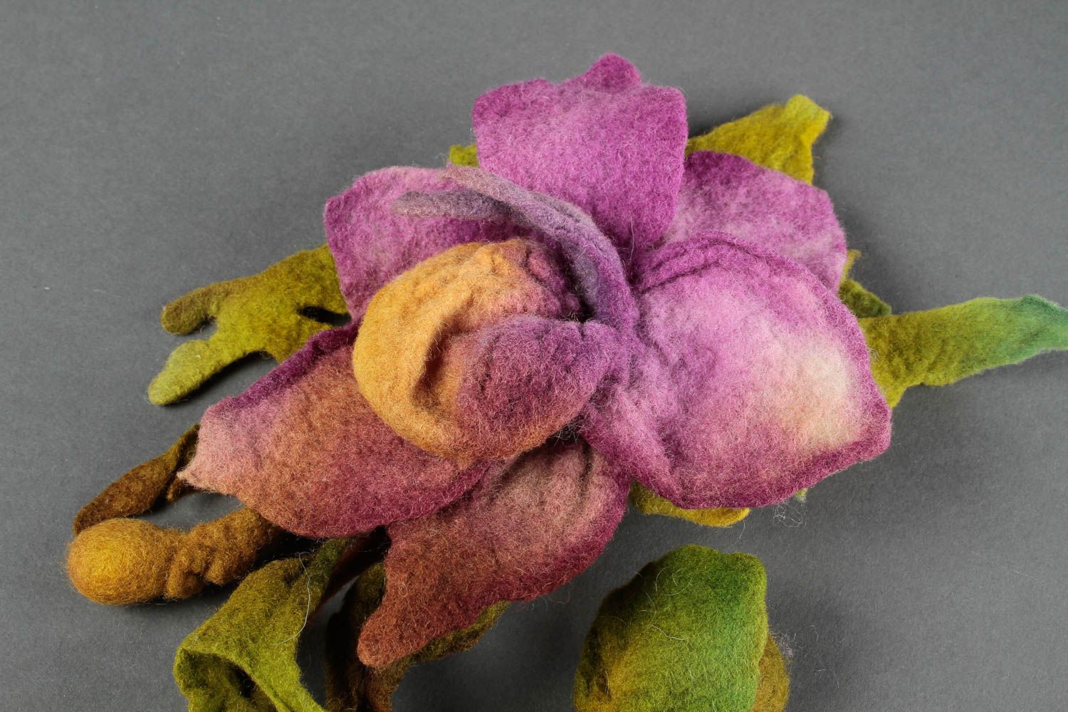 Broche de fieltro bisutería artesanal accesorio de moda flor multicolor foto 4