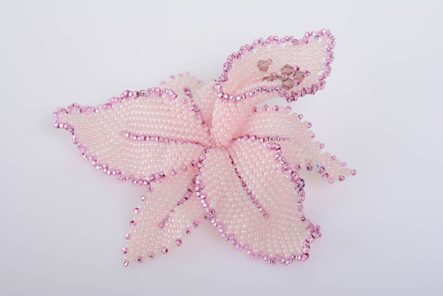 Handmade designer volume beaded flower brooch in the shape of gentle pink lily photo 4