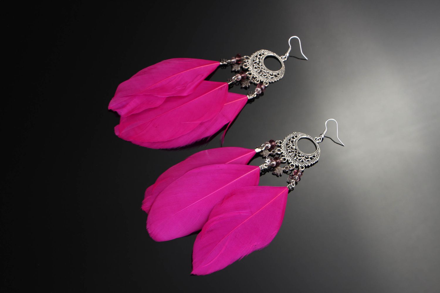 Ethnic earrings with feathers photo 4