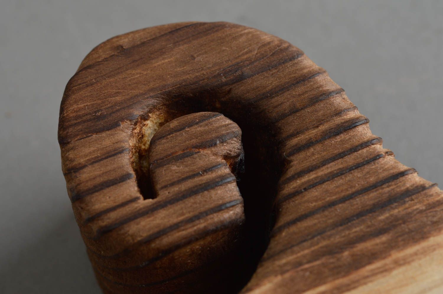 Figurine escargot en bois de pin naturel faite main décorative de petite taille photo 5