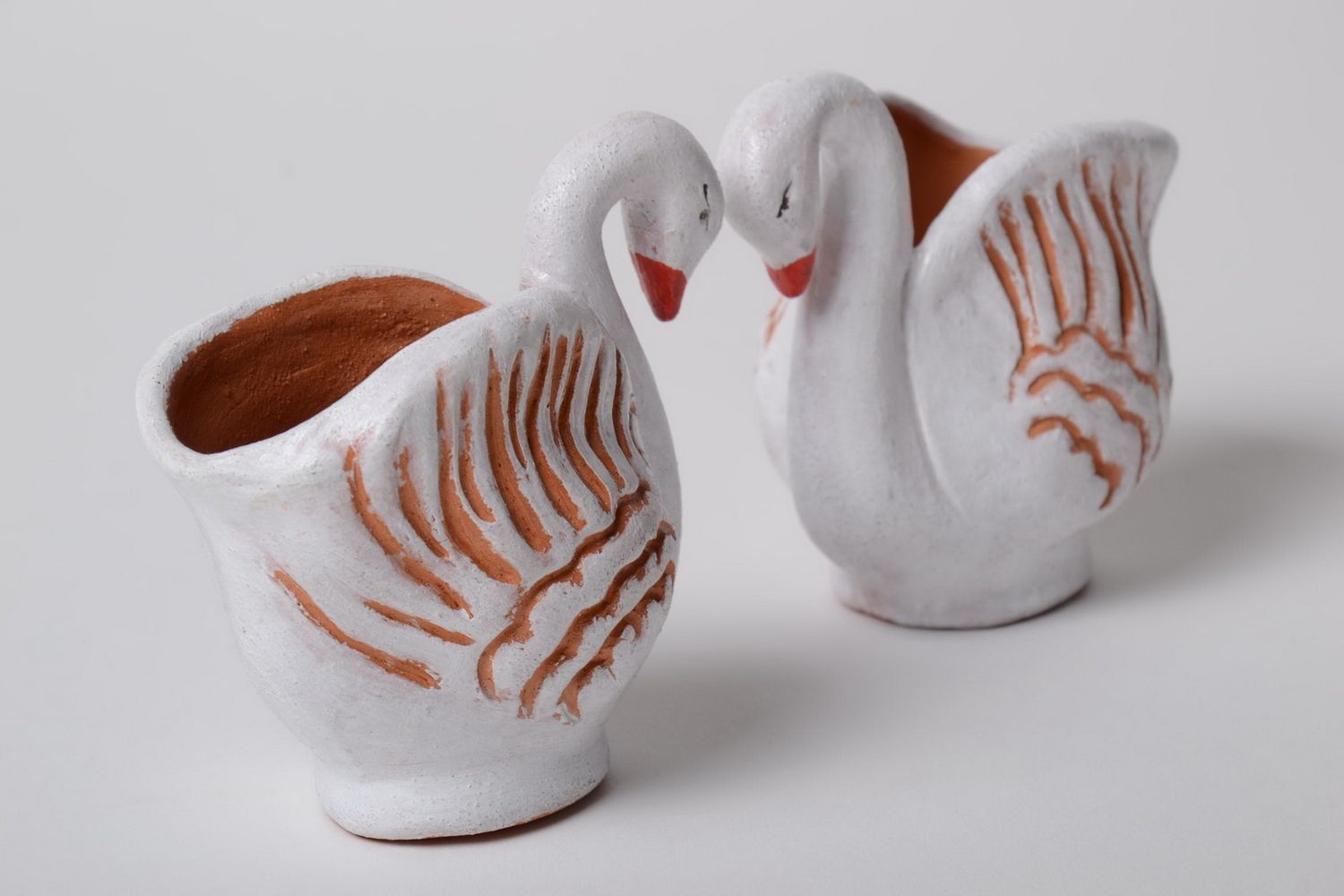 Keramik Vasen für Kleinigkeiten 2 Stück aus Töpferton in Form von Schwänen foto 3
