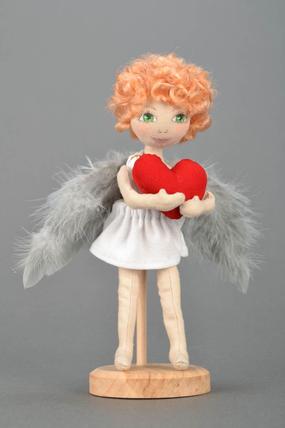 Bambola bella d arredo fatta a mano pupazzo tessile angelo con supporto
 foto 1