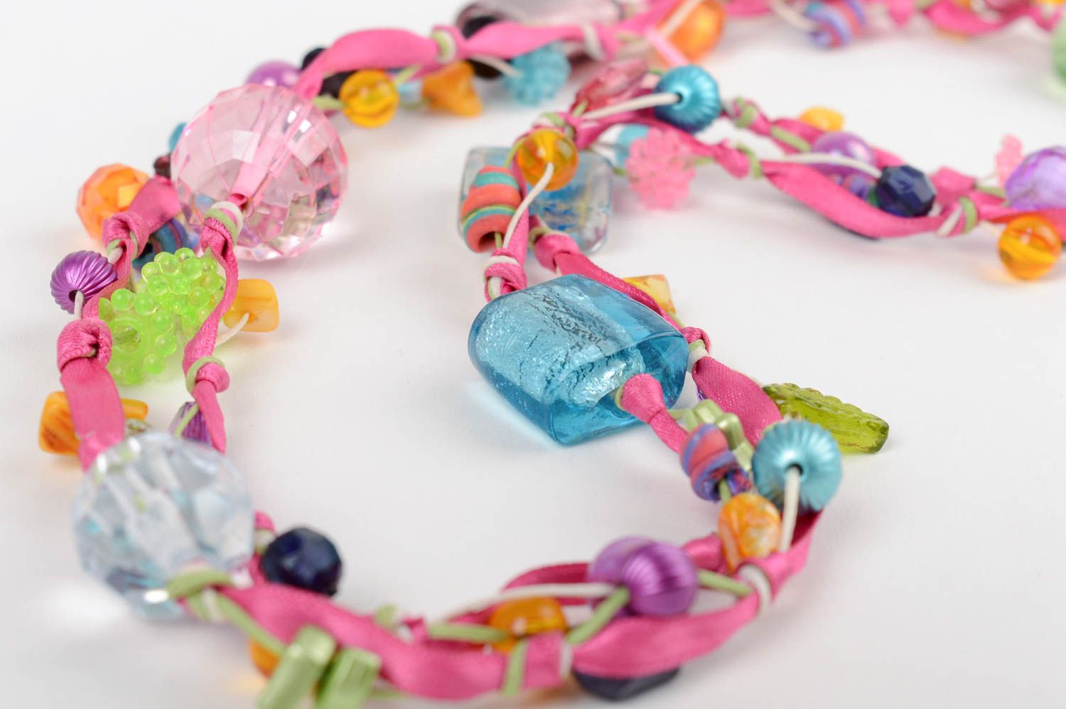 Bunte schöne handmade Halskette aus Glas und Polymerton an Altasband für Damen foto 4