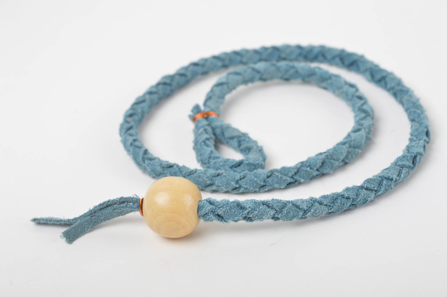 Bracelet daim Bijoux fait main bleu avec perle en bois Accessoire femme photo 2