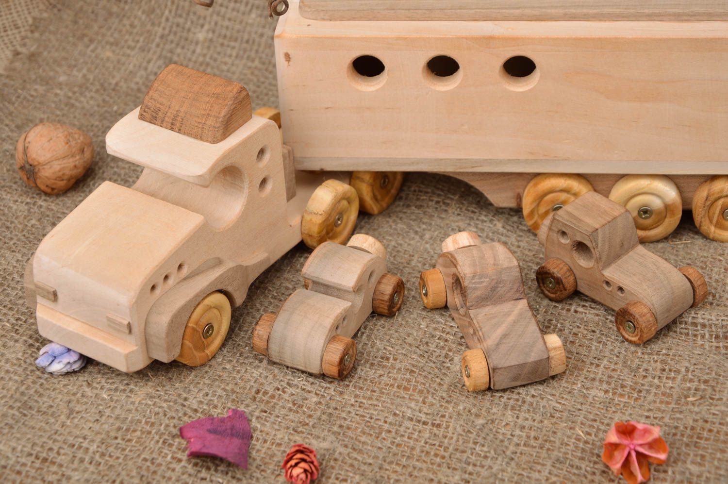 Zieh Spielzeuge Holzautos Set 4 Stück Trailer und kleine Wagen handmade schön foto 5